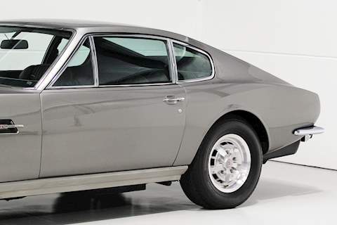 Aston Martin V8  Saloon 5.3 Manual Petrol