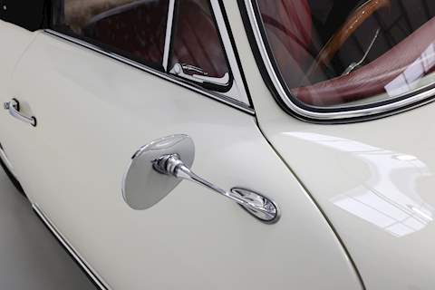 Porsche 1600 1600 3dr Convertible Manual four speed Petrol