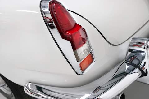 Alfa Romeo 2000 Spider 2.0 Convertible Petrol