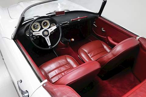 Alfa Romeo 2000 Spider 2.0 Convertible Petrol