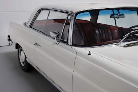 Mercedes Coupe 2.5 2dr Coupe Manual Petrol