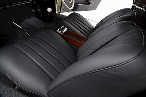 Mercedes 230 SL 2.3 2dr Roadster Manual Petrol