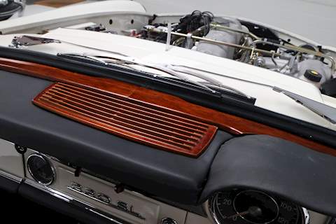 Mercedes 230 SL 2.3 2dr Roadster Manual Petrol