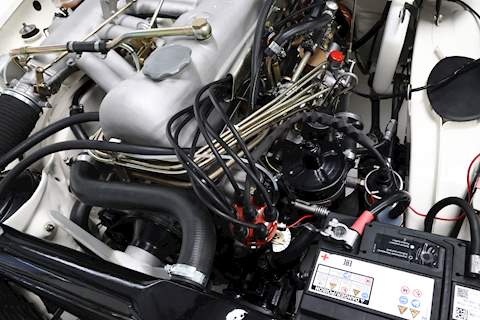 Mercedes 230 SL 2.3 2dr Roadster Manual Petrol