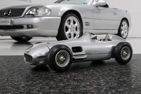 Mercedes-Benz 5.0 SL500 Convertible 2dr Petrol Automatic (340 g/km, 320 bhp)