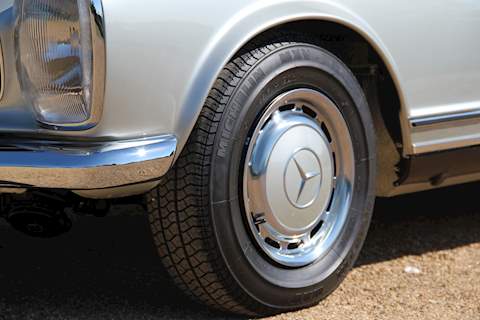 Mercedes 280 SL 2.8 Sports Petrol