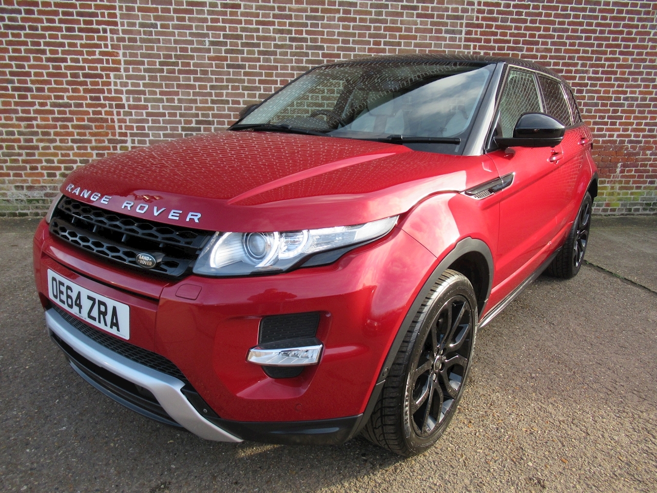 Range Rover Evoque 20152018 Review  Performance  Pricing  carwow