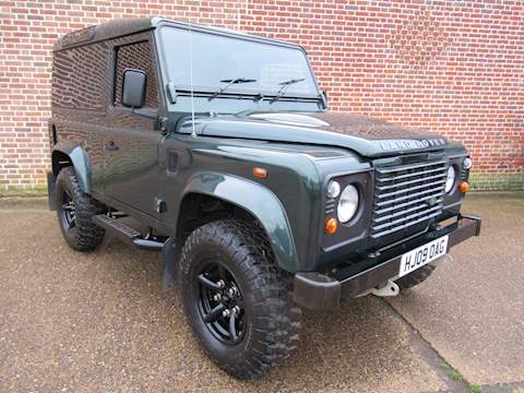 Defender 90 County Hard Top Light 4X4 Utility 2.4 Manual Diesel