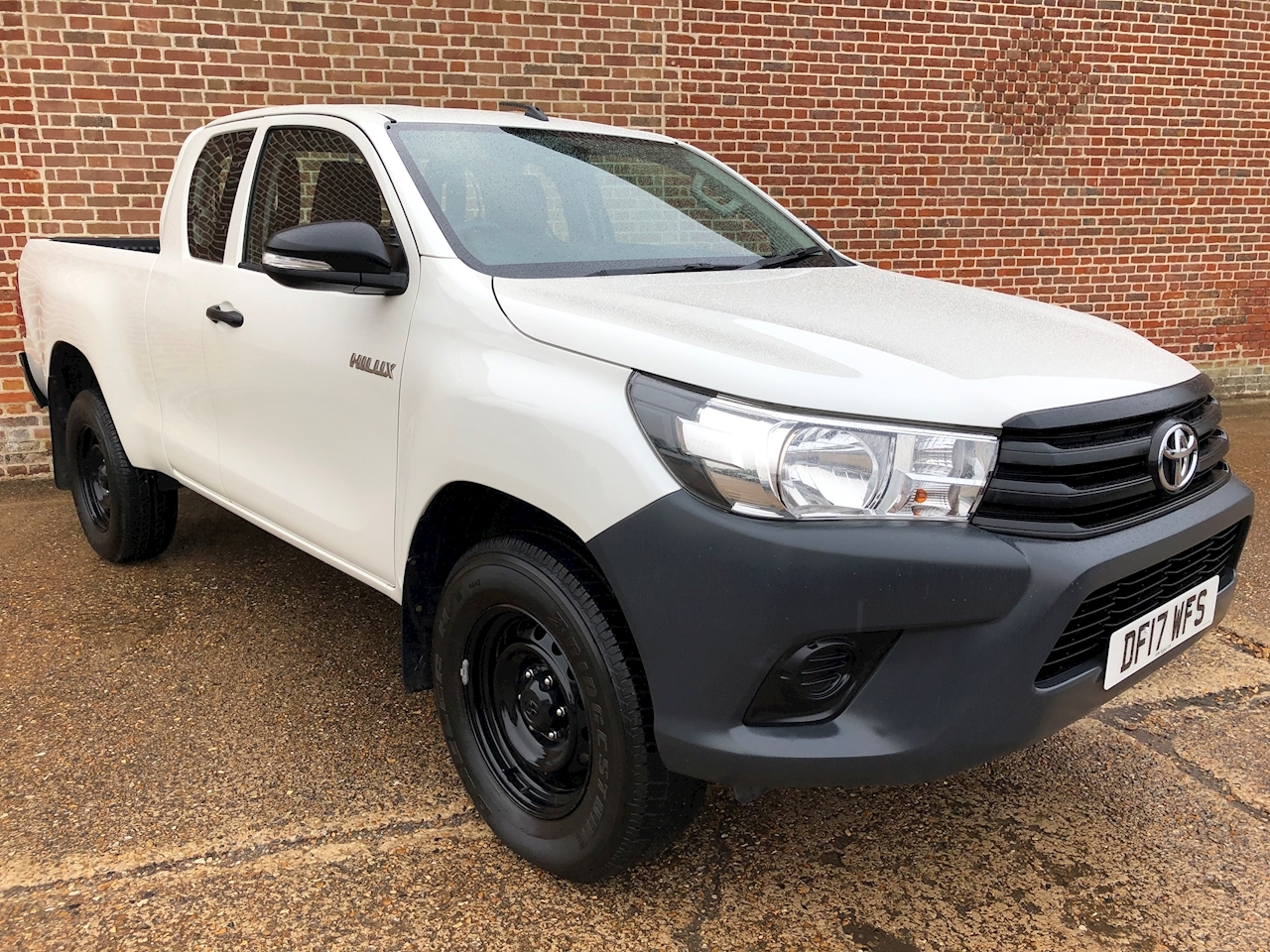 Used 2017 Toyota Hilux Active For Sale (U1842