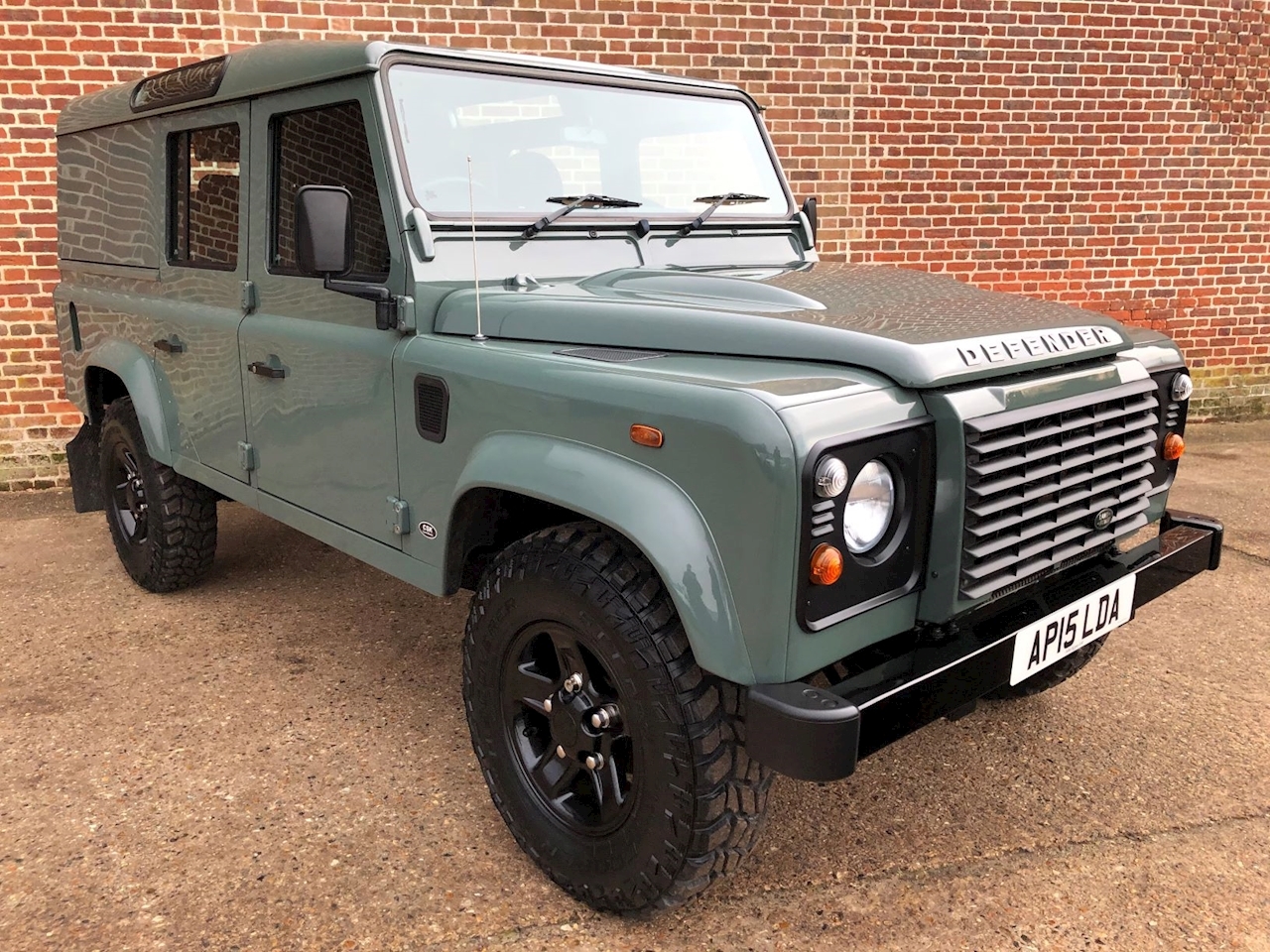 Defender 110 County Utility 2.2 5dr Station Wagon Manual Diesel