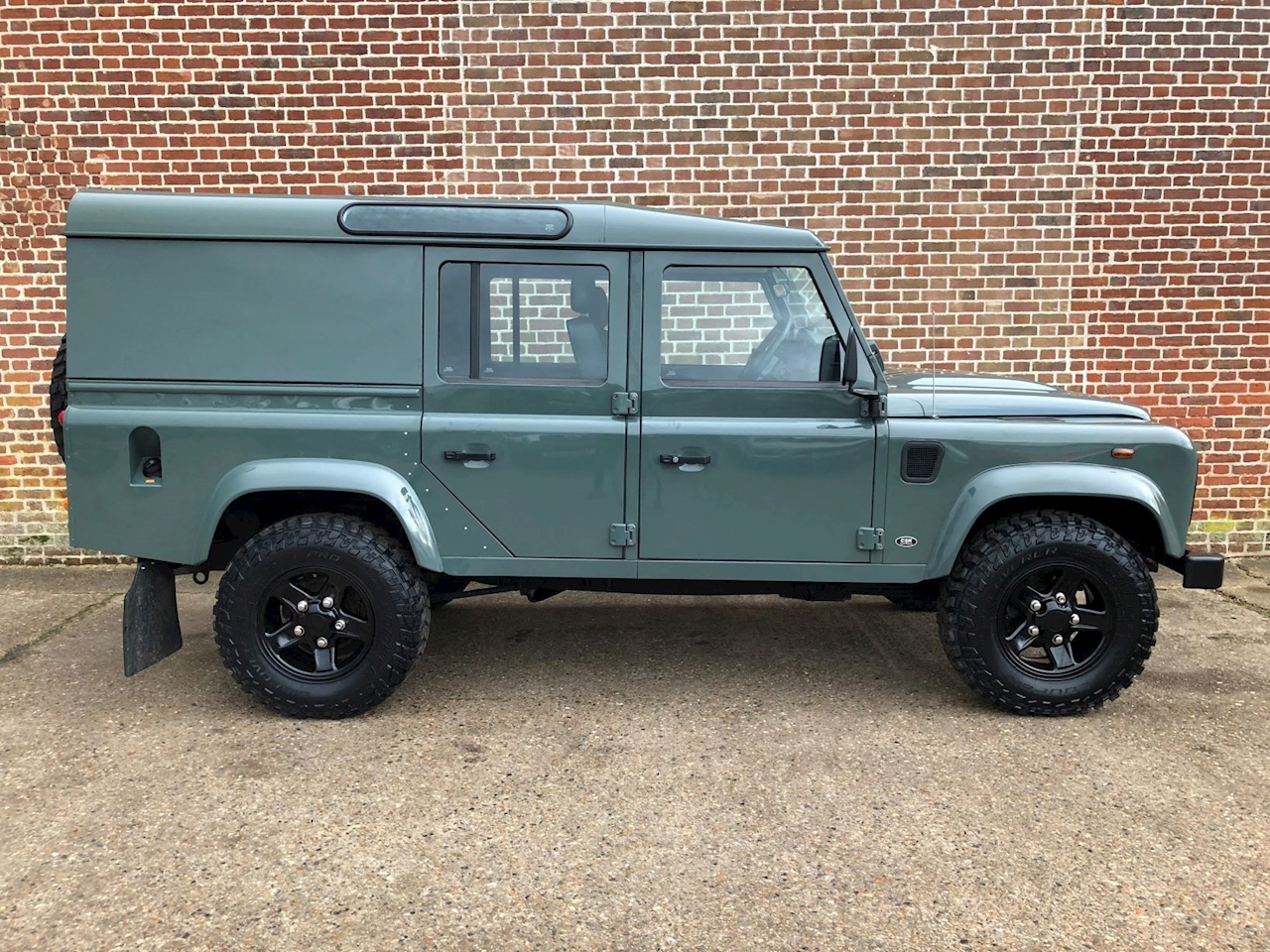 Defender 110 County Utility 2.2 5dr Station Wagon Manual Diesel
