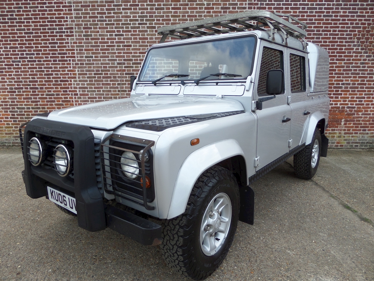 Used Land Rover Defender 110 S-Er Td5 Td5 Silver Double Cab (2006 ...