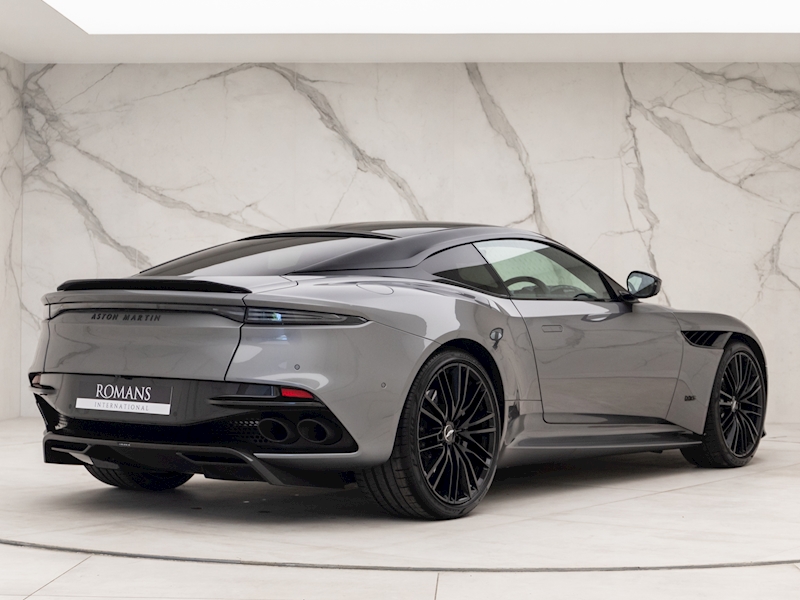 Aston Martin DBS Superleggera Р·РµР»РµРЅС‹Р№