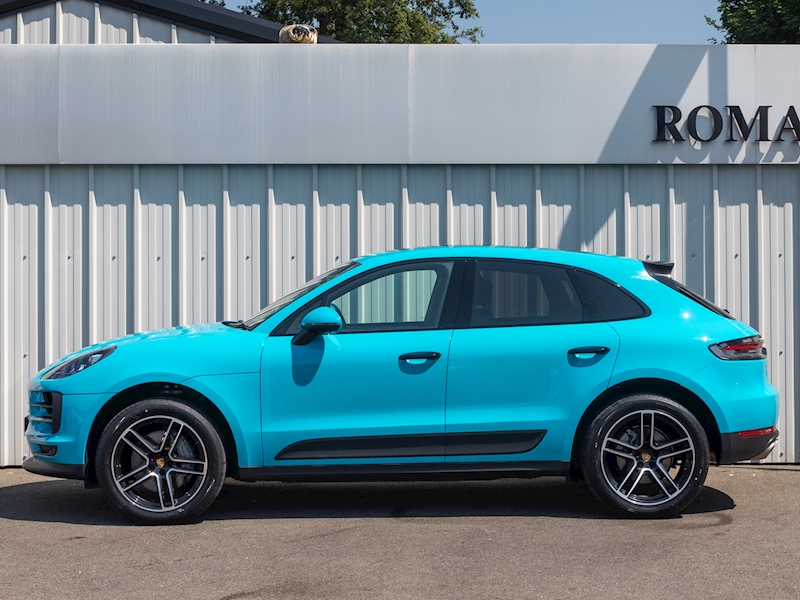 Porsche macan miami blue