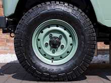 Land Rover Defender 90 Heritage Hard Top - Thumb 9