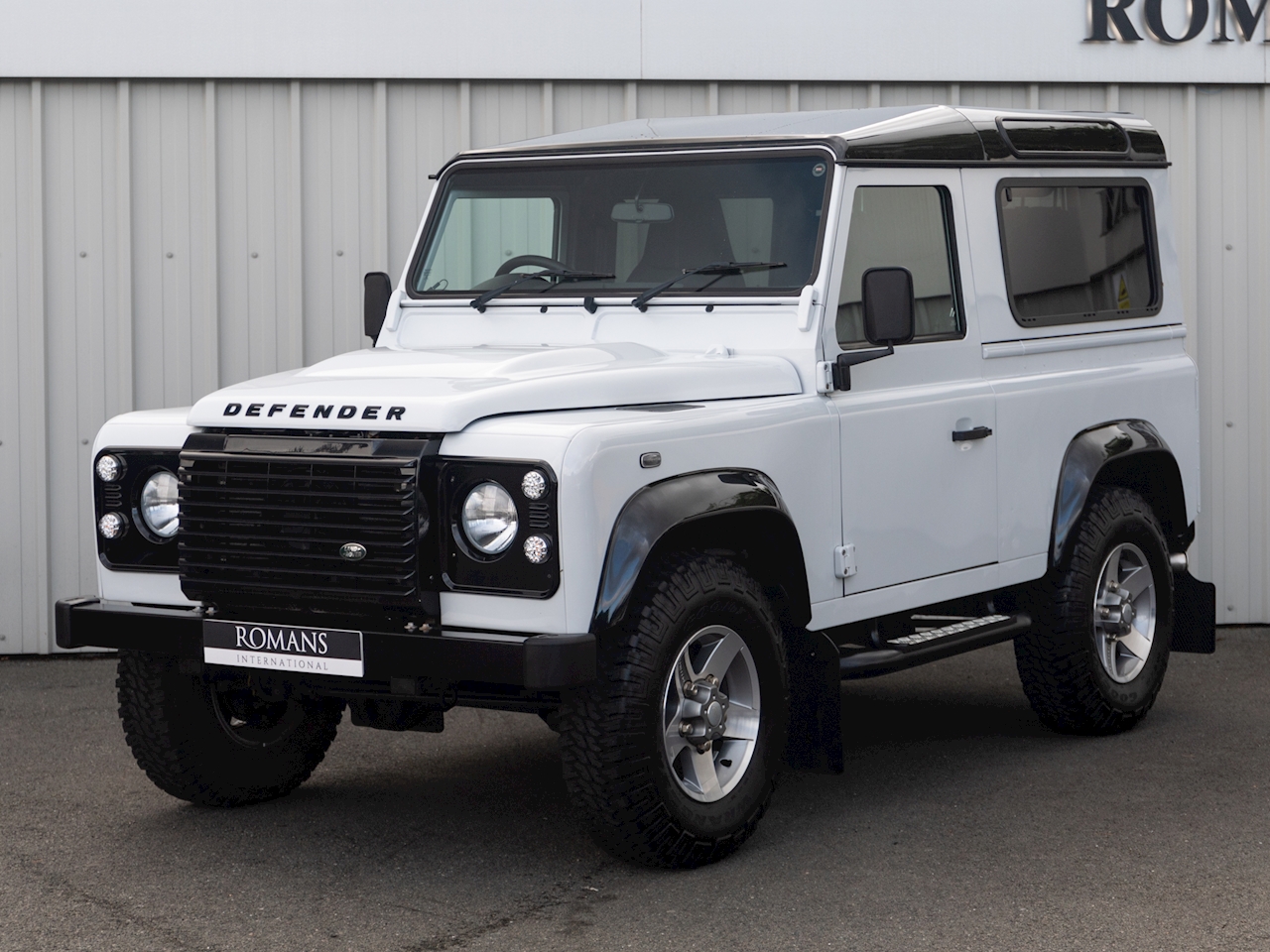 White defender. Land Rover Defender White Black.