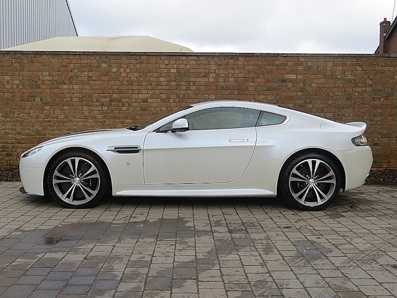 vantage m white