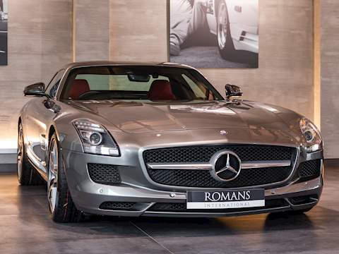 Mercedes-Benz SLS 63 V8 AMG