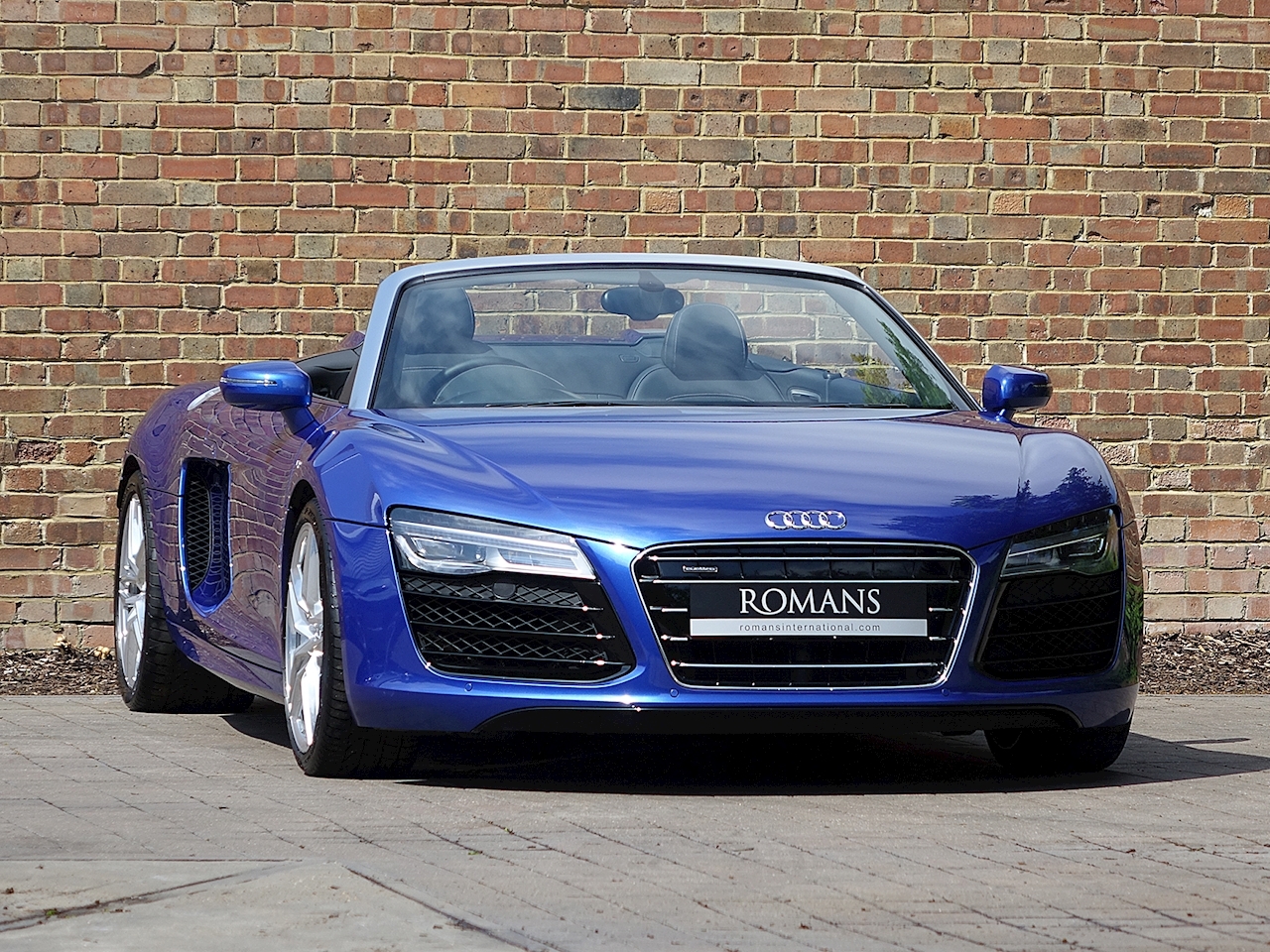 audi r8 spyder blue