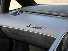 Lamborghini Aventador SV Roadster - Thumb 6
