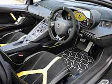 Lamborghini Aventador SV Roadster - Thumb 12