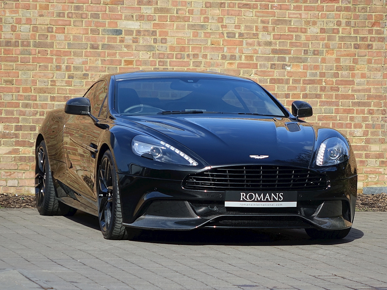 Elegance And Power: The Aston Martin Vanquish Carbon Edition