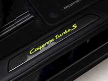 Porsche Cayenne Turbo S E-Hybrid - Thumb 23