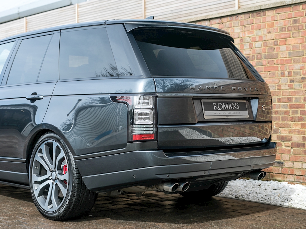 Range rover dynamic. Bosphorus Grey range Rover. Range Rover SVAUTOBIOGRAPHY на Vossen. Range Rover Sport 3.0 d250 SV Dynamic se 249 HP. Borealis Black range Rover.