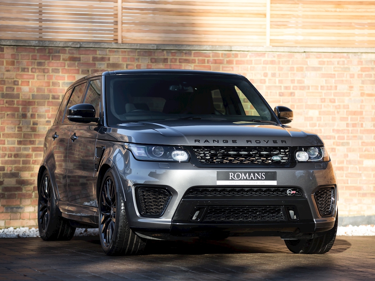 Land rover sport 2015. Ленд Ровер Рейндж Ровер спорт 2015. Range Rover SVR 2015. 2015 Land Rover range Rover Sport SVR. Land Rover range Rover Sport SVR.