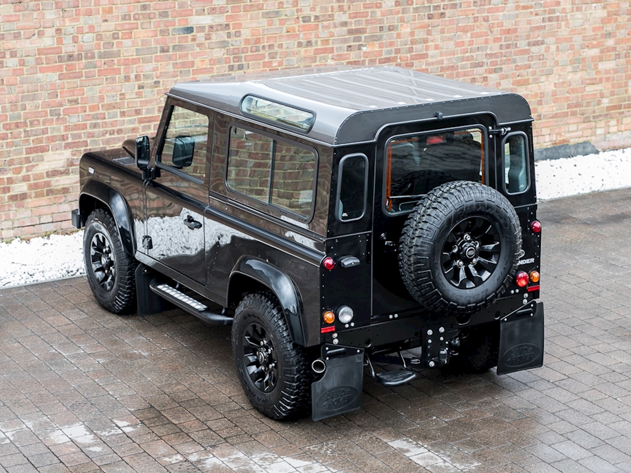 2014 Used Land Rover Defender 90 Td Xs Station Wagon | Santorini Black