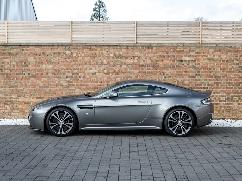 Aston Martin V12 Vantage S - Large 1