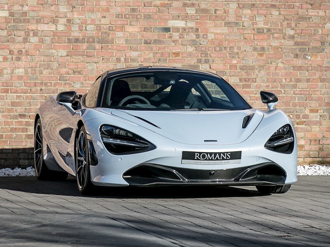 720s black and white
