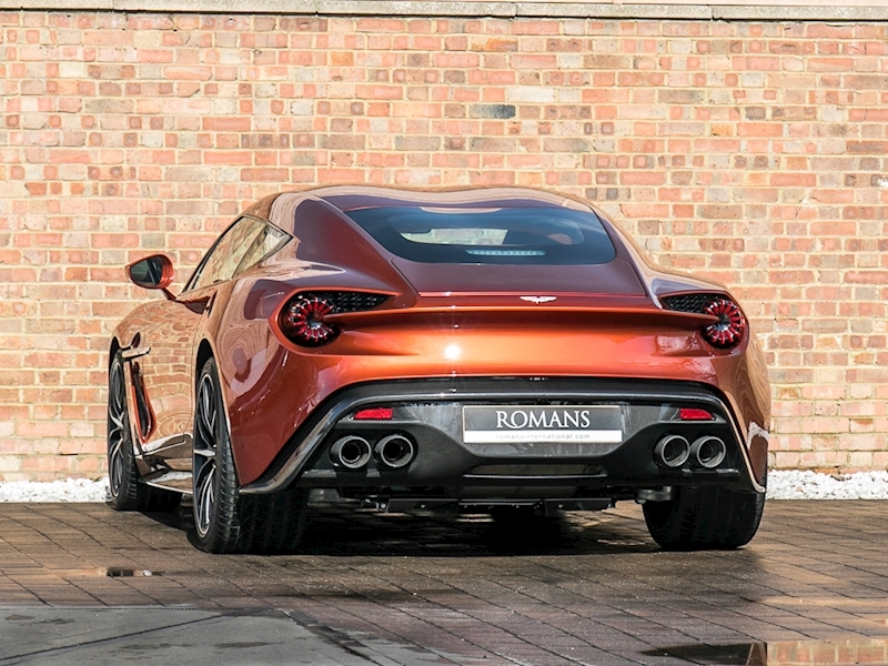 Aston Martin Vanquish оранжевый