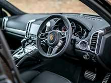 Porsche Cayenne Turbo - Thumb 10