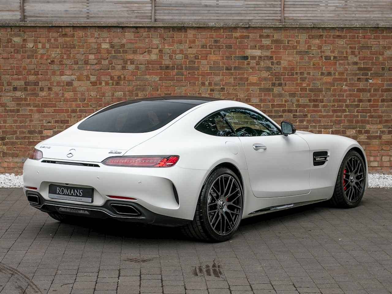 Mercedes AMG gt White