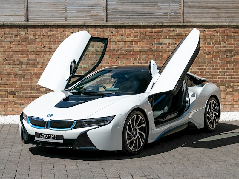 Bmw i8 white