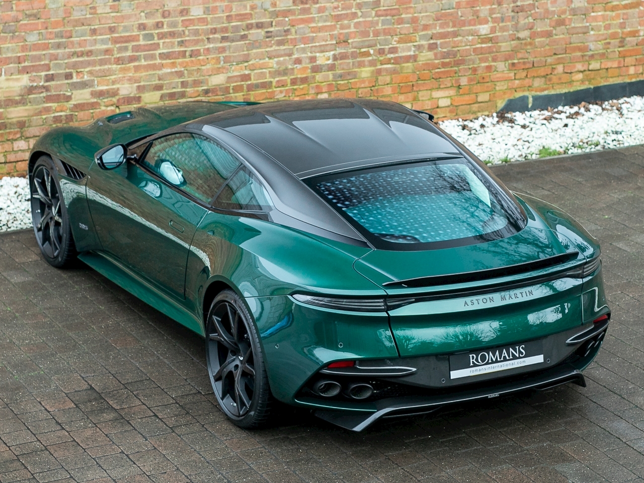 Aston Martin DBS Superleggera Р·РµР»РµРЅС‹Р№