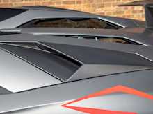 Lamborghini Aventador LP750-4 SV Roadster - Thumb 30