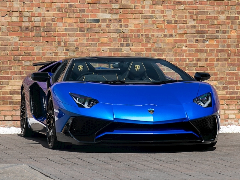 Lamborghini Aventador LP750-4 SV Roadster