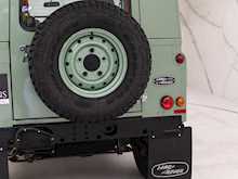 Land Rover Defender 90 Heritage Hard Top - Thumb 19