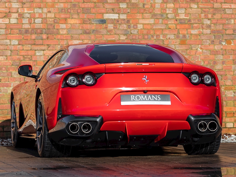 Ferrari 812 Superfast черная