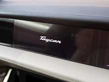 Porsche Taycan Turbo - Thumb 21