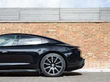 Porsche Taycan Turbo - Thumb 29