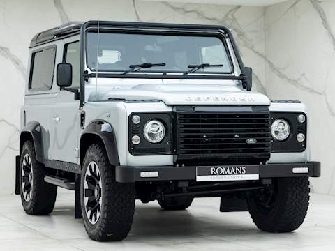 Land Rover Defender 90 Works V8 70th Edition