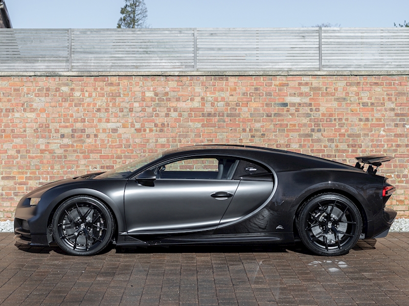 Bugatti chiron black matte