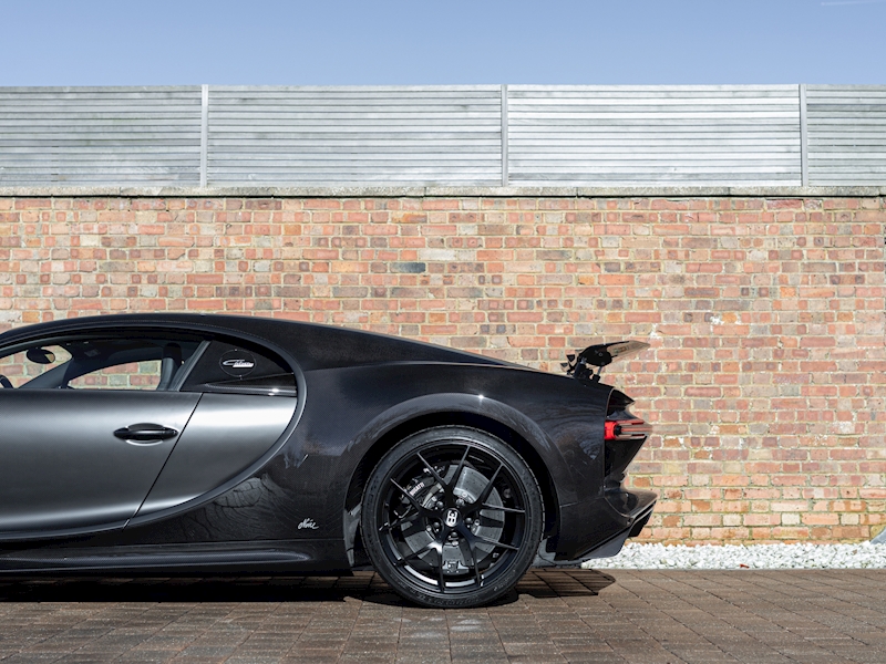 Bugatti chiron black matte