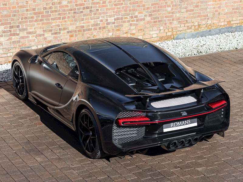 Bugatti chiron black matte