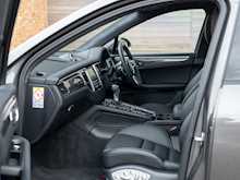 Porsche Macan Turbo - Thumb 16