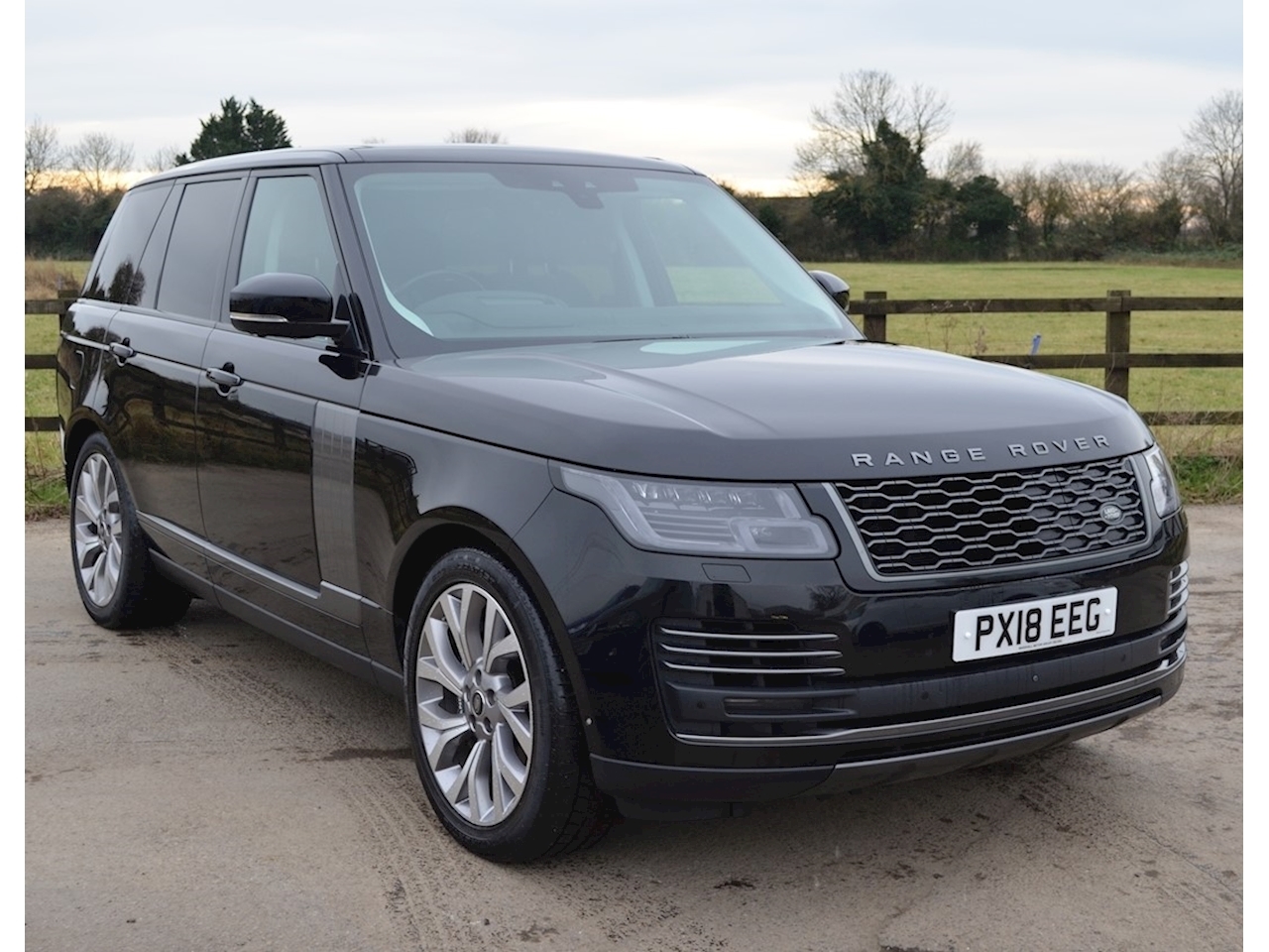 Range Rover 2.0 P400e 12.4kWh Autobiography SUV 5dr Petrol Plug-in Hybrid Auto 4WD (s/s) (404 ps)