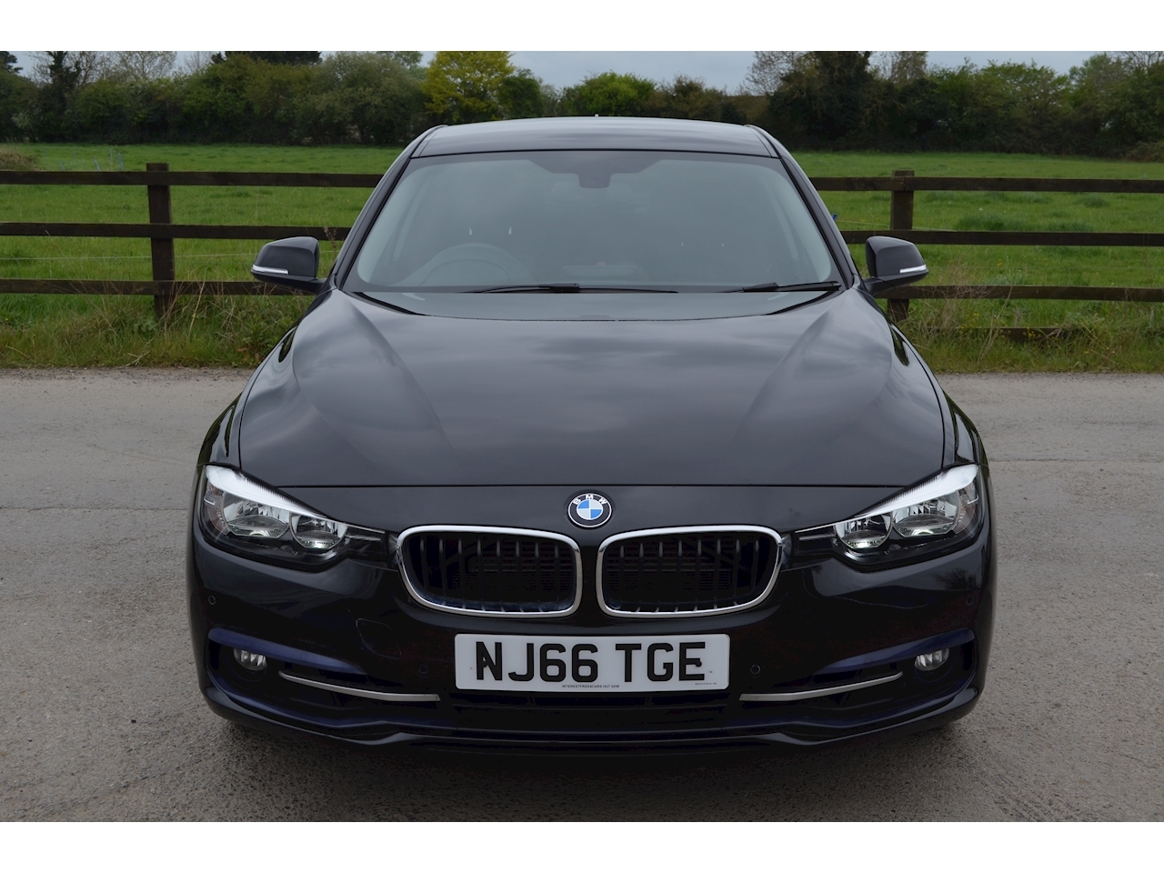 2.0 330e 7.6kWh Sport Saloon 4dr Petrol Plug-in Hybrid Auto Euro 6 (s/s) (252 ps)